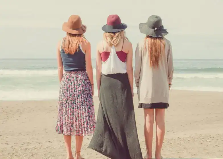 beach, women, shore, seashore, sand, sandy beach, friends, friendship, stand, standing, together, fashion, style, stylish women, hats, summer, summer vacation, holiday, ocean, people, sea, water, three, nature, models Traveling to Egypt