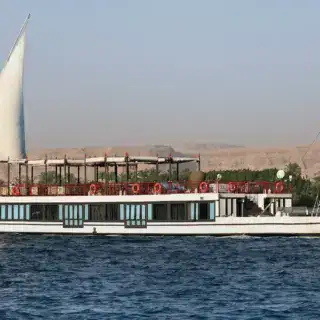 Mövenpick SB Feddya Dahabiya sailing on the Nile