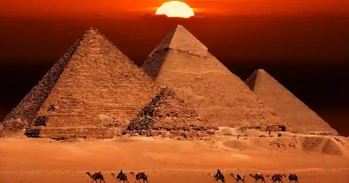 places to visit in Egypt including Pyramids of Giza